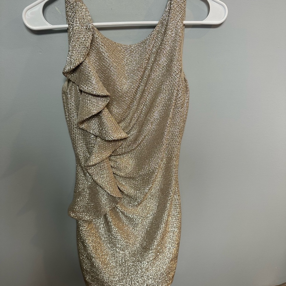 Elegant Gold Sleeveless Dress